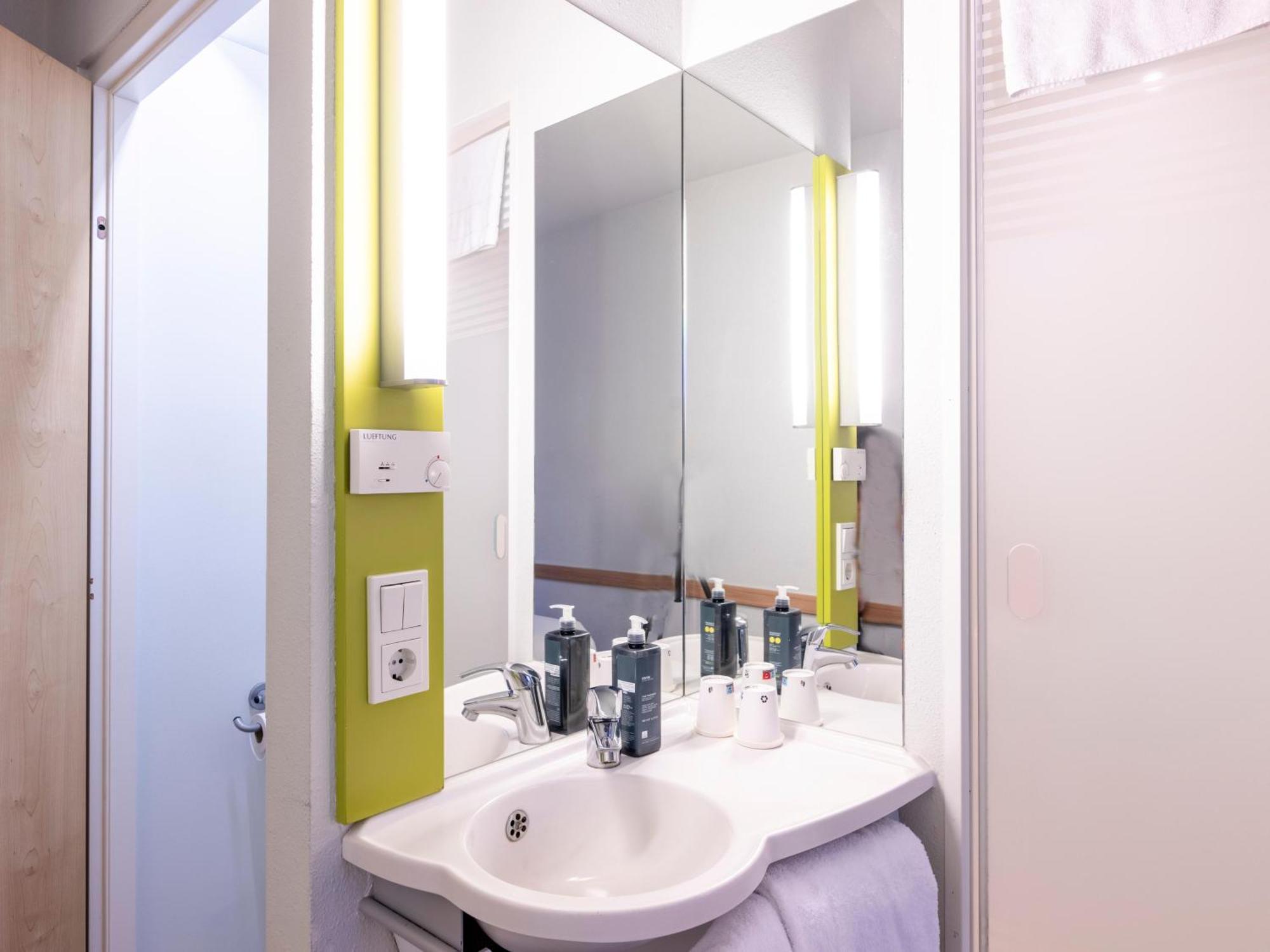 B&B Hotel Dortmund-West Eksteriør bilde